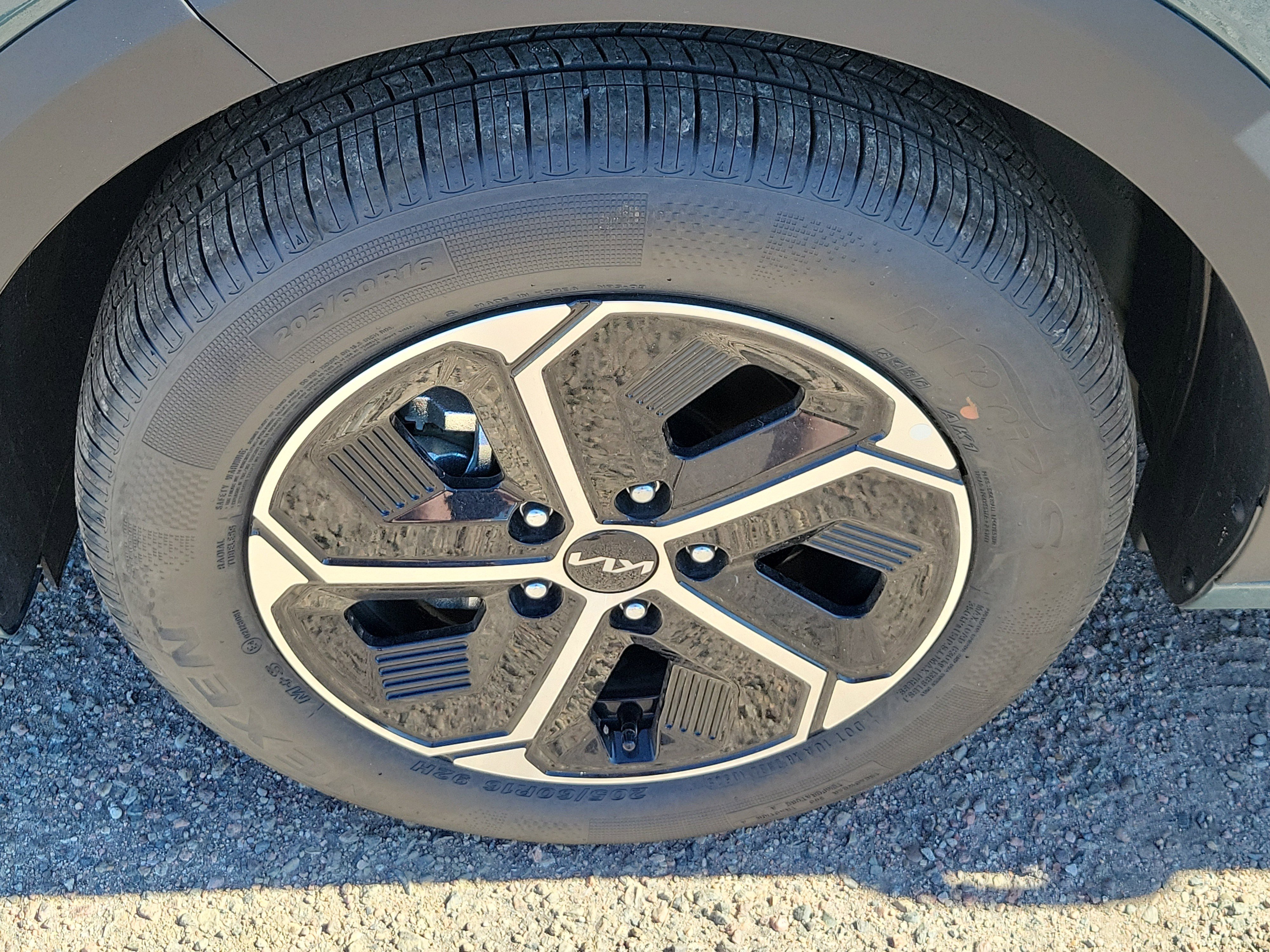 New 2025 Kia Niro EX image 16