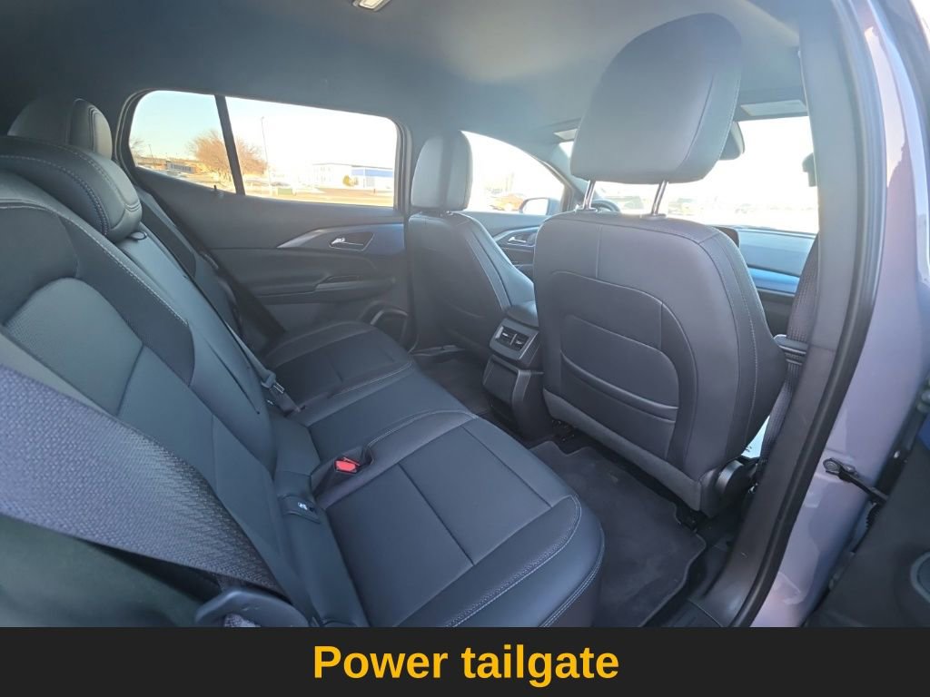 Used 2025 Chevrolet Equinox EV LT w/ Convenience Package image 17