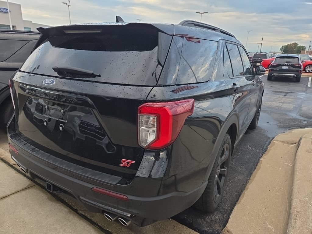 Used 2024 Ford Explorer ST w/ Equipment Group 401A AWD/4WD image 7