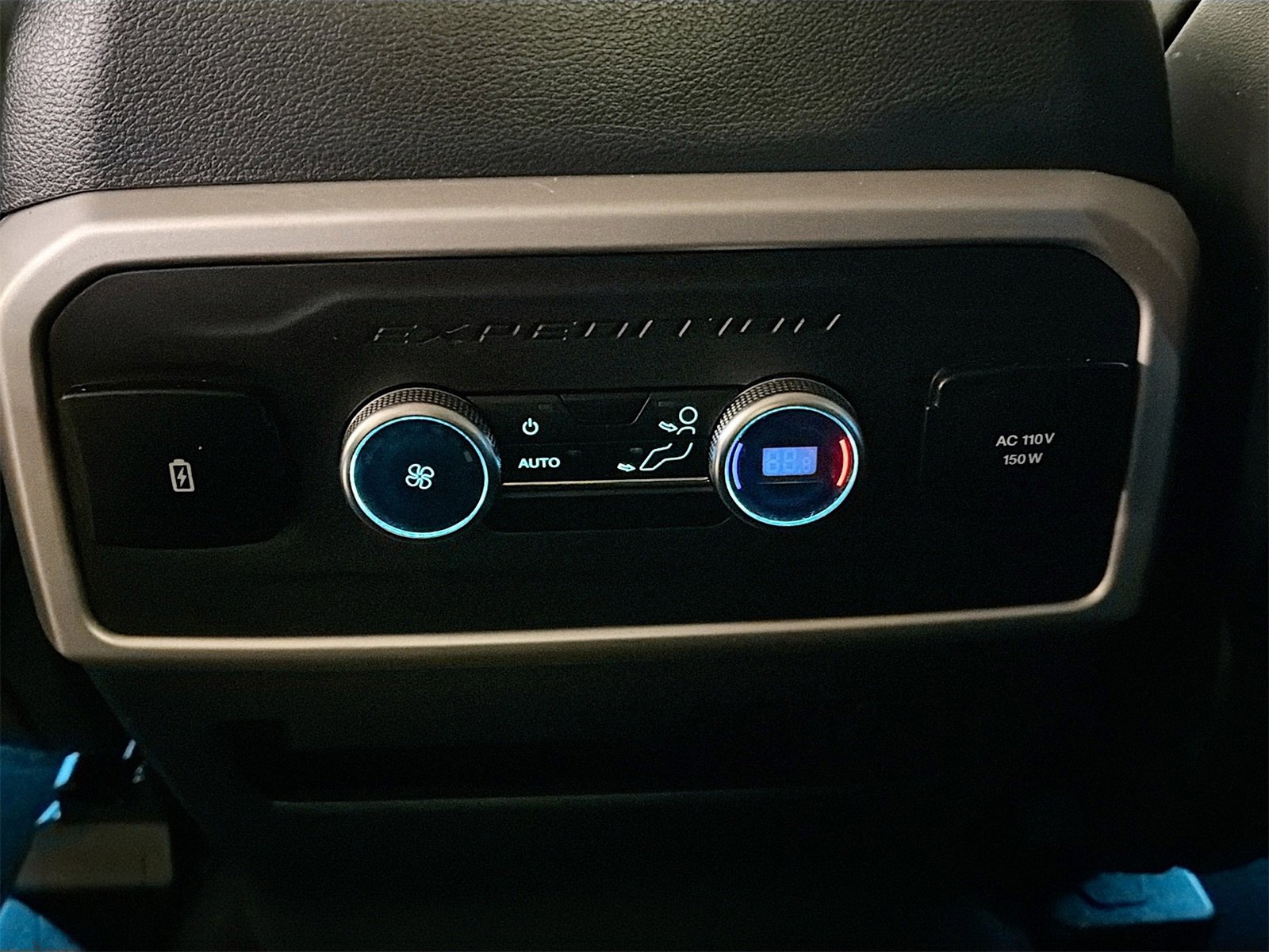 Used 2024 Ford Expedition XLT image 25