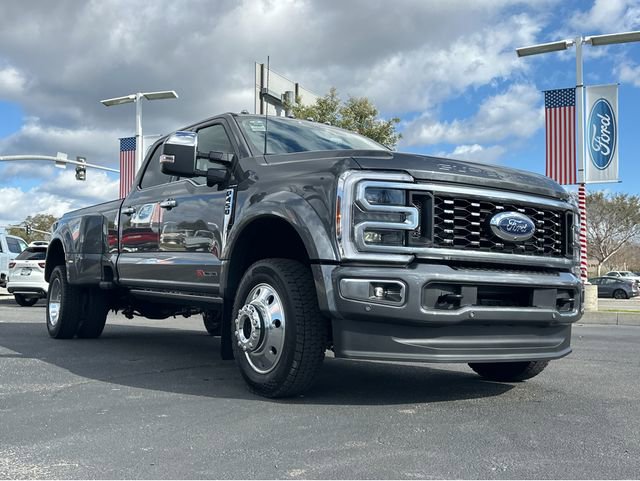 New 2026 Ford F450 Platinum w/ Platinum Plus Package image 3
