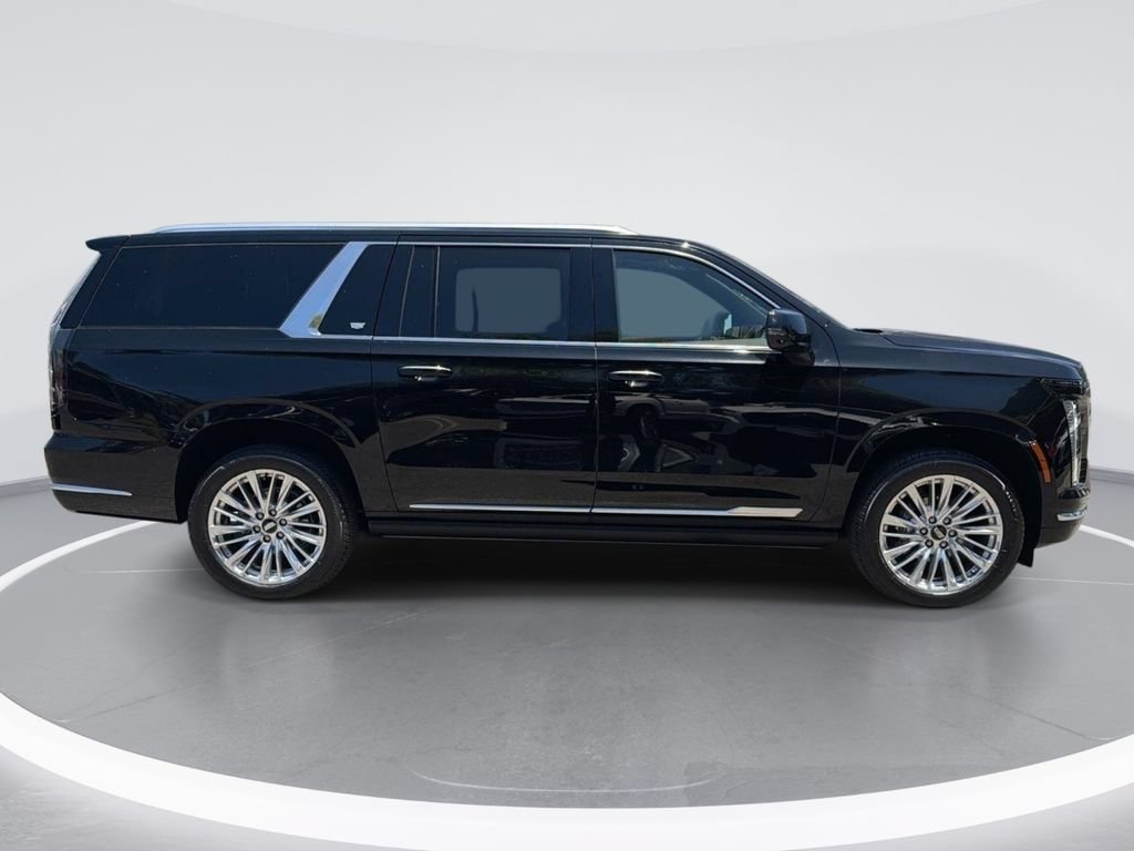 Certified 2026 Cadillac Escalade ESV Luxury RWD image 3
