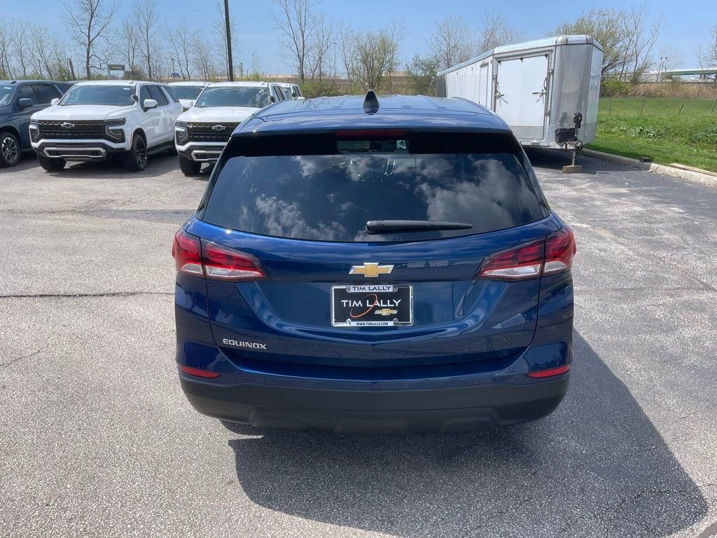 Used 2023 Chevrolet Equinox LS w/ LS Convenience Package FWD image 6