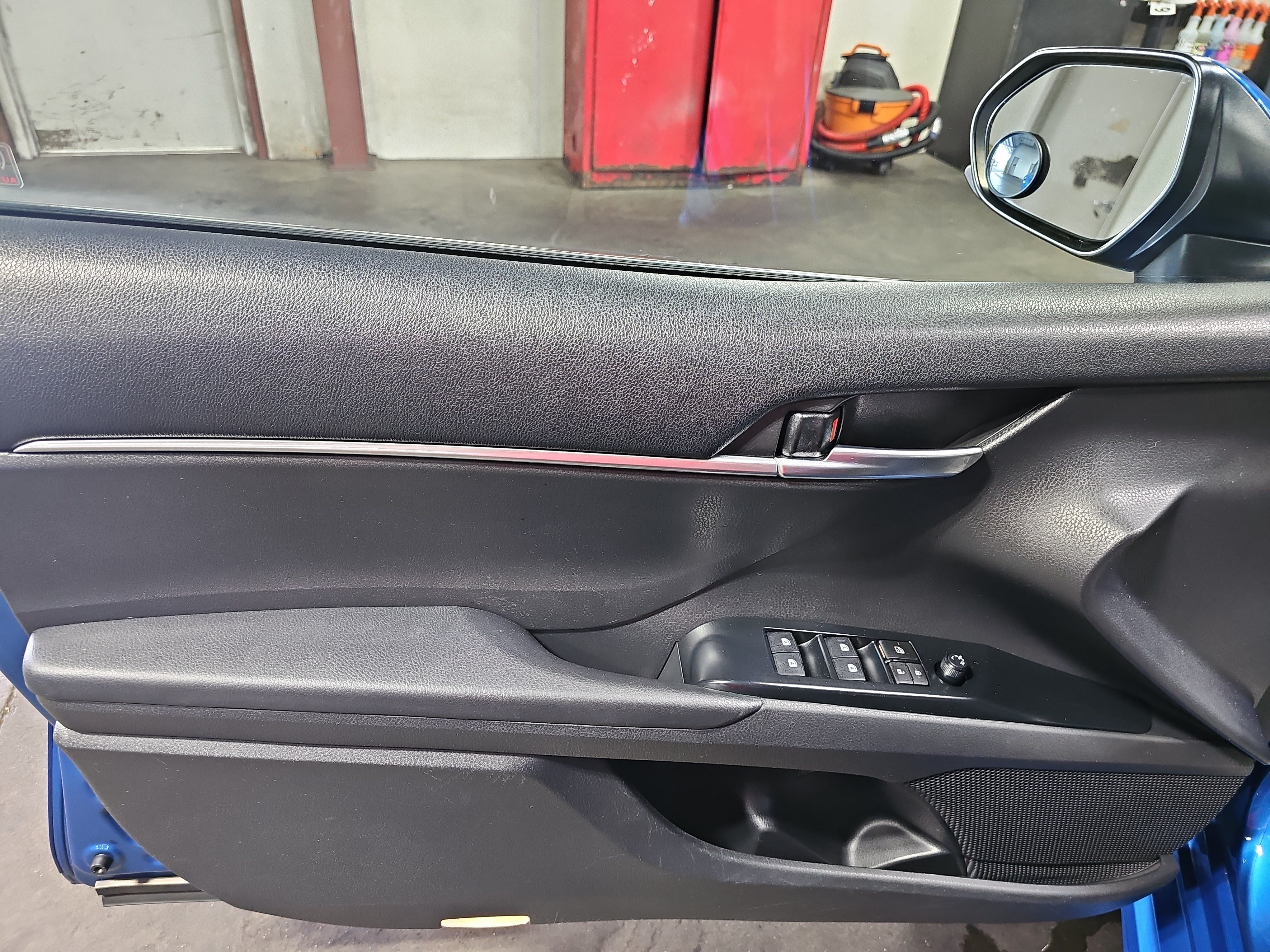 Used 2018 Toyota Camry SE w/ Moonroof Package FWD image 27