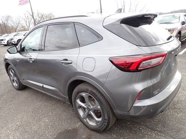 Used 2023 Ford Escape ST-Line w/ Tech Pack #1 image 4
