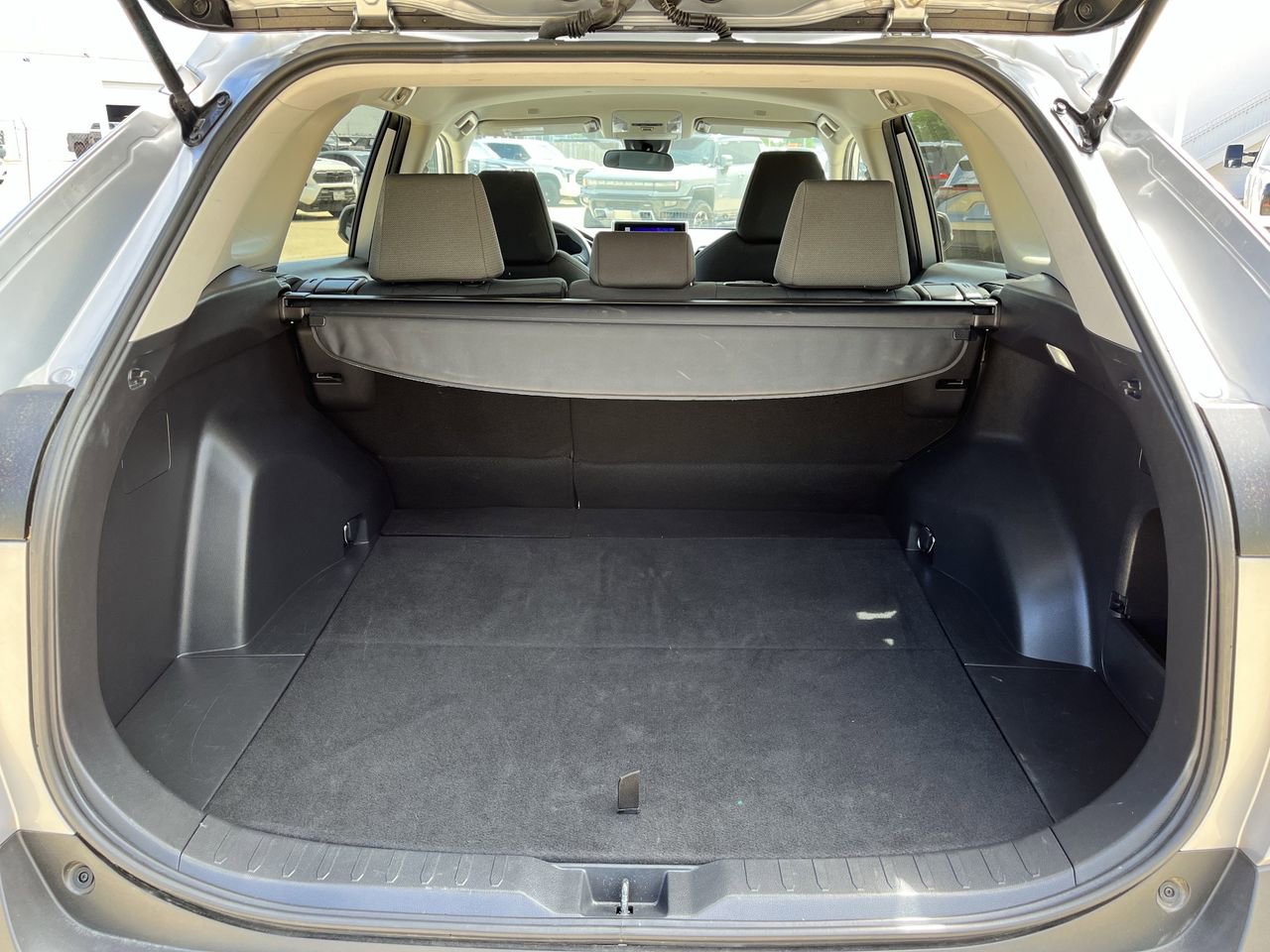 Used 2024 Toyota RAV4 XLE image 27