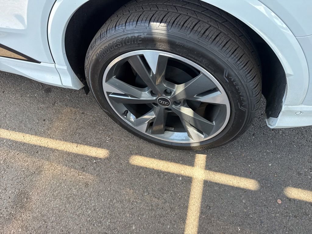 Used 2024 Audi Q4 e-tron Premium Plus image 12