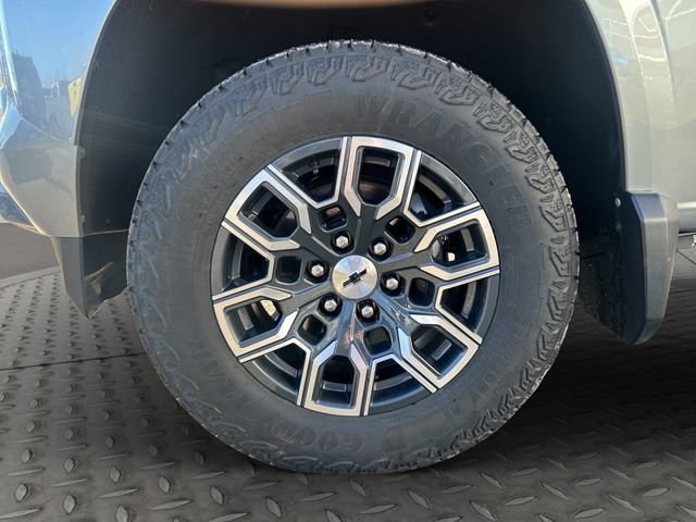 Used 2023 Chevrolet Colorado Z71 w/ Z71 Convenience Package 2 image 25