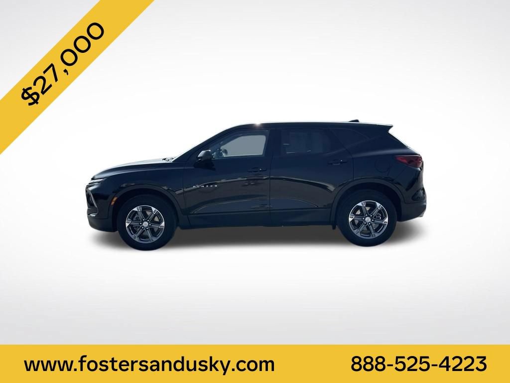 Used 2023 Chevrolet Blazer LT w/ LPO, Cargo Package AWD/4WD image 2