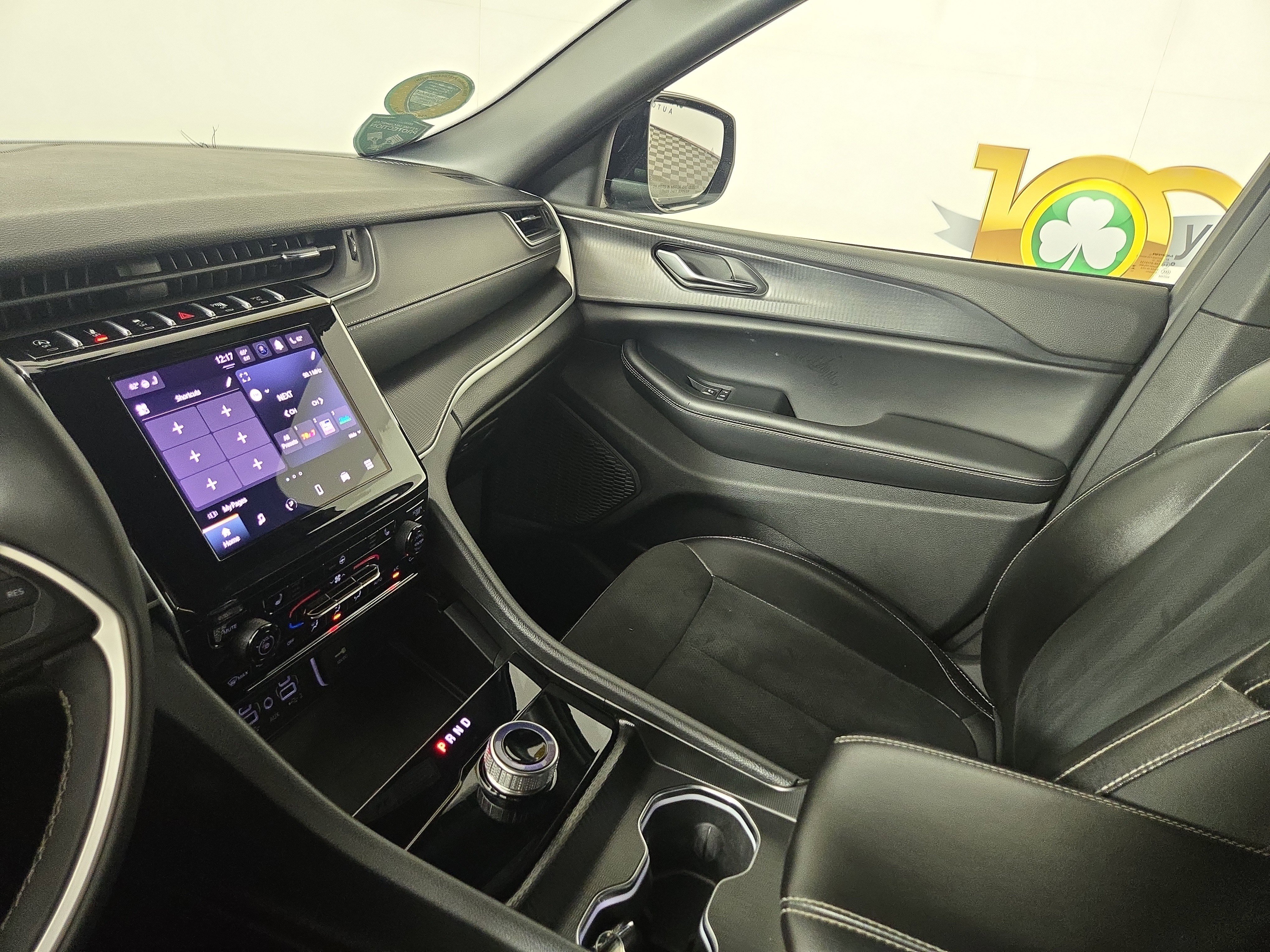 Used 2024 Jeep Grand Cherokee L Laredo image 24