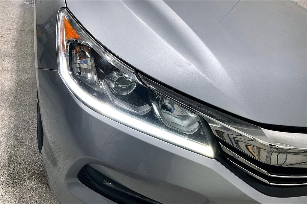 Used 2017 Honda Accord Sport Special Edition image 31