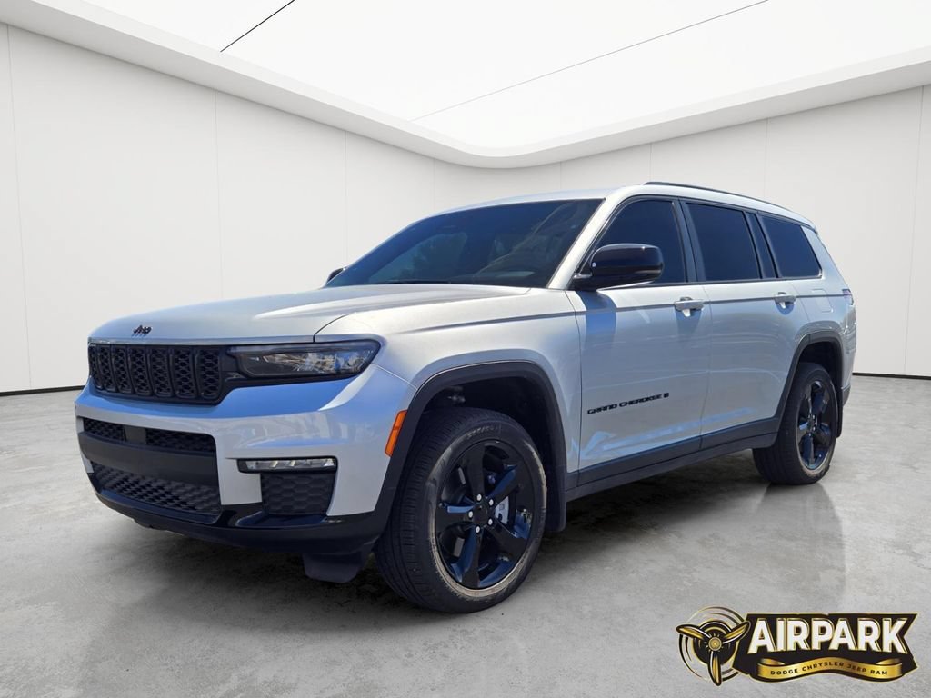 New 2025 Jeep Grand Cherokee L Limited w/ Black Appearance Package AWD/4WD image 8
