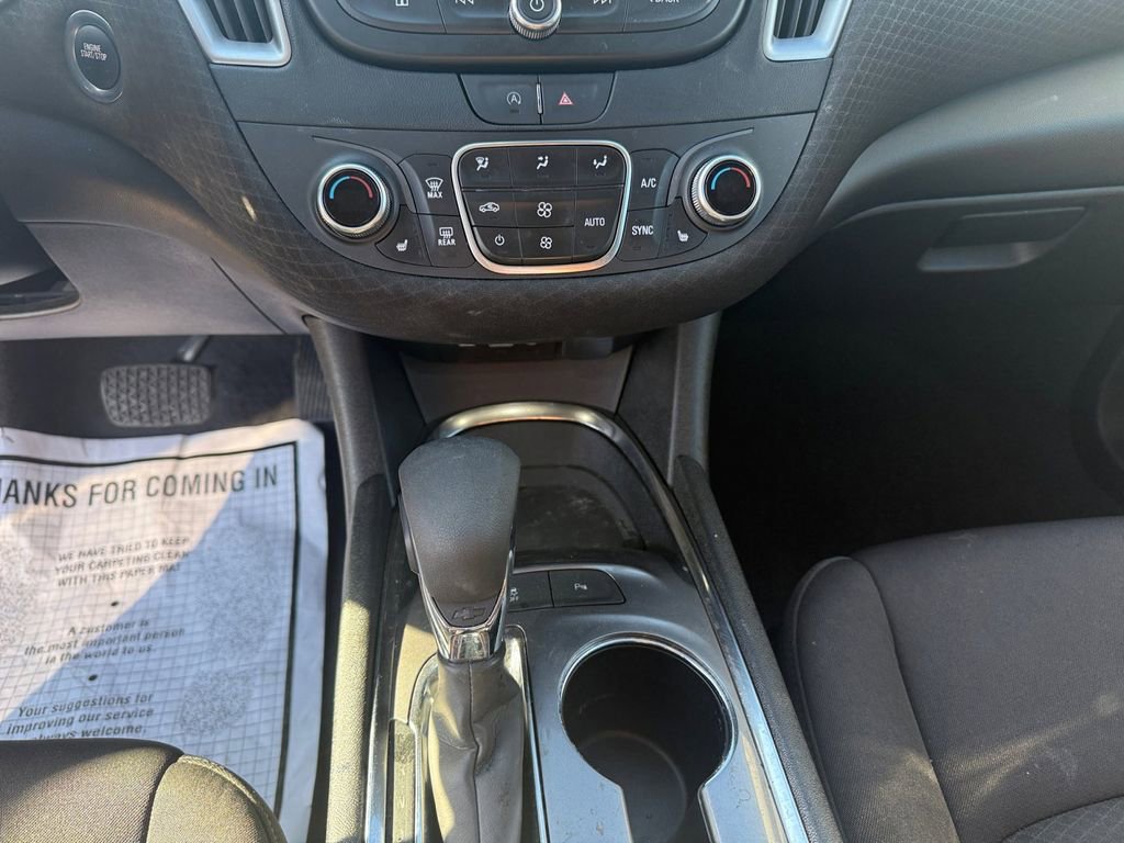 Used 2025 Chevrolet Malibu LT image 11