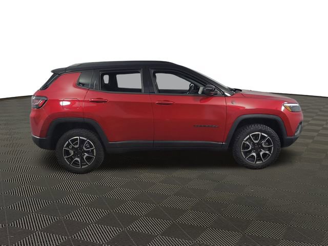 Used 2025 Jeep Compass Trailhawk w/ Trailhawk Elite Group image 10
