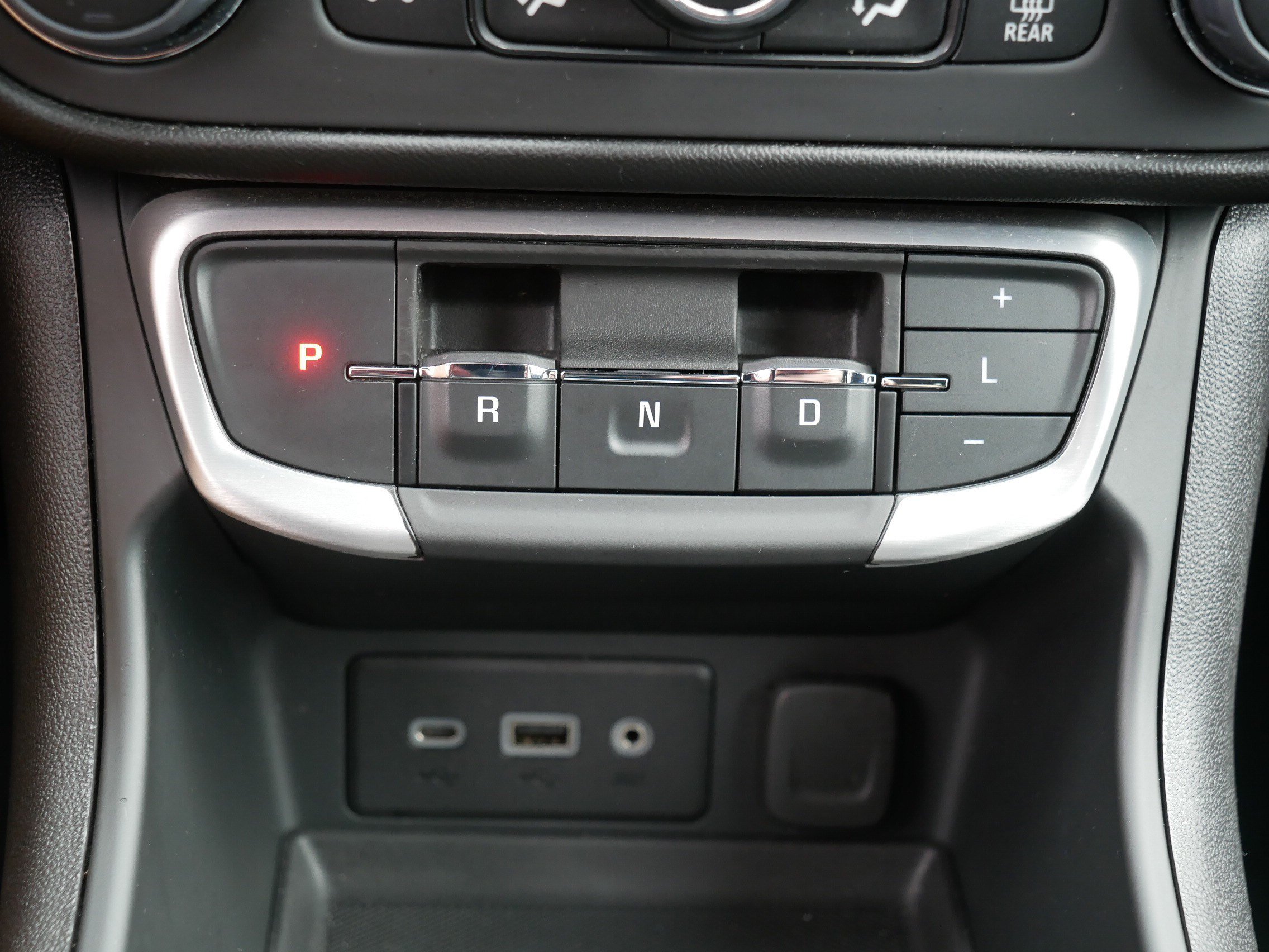 Used 2024 GMC Terrain SLE w/ Driver Convenience Package AWD/4WD image 24