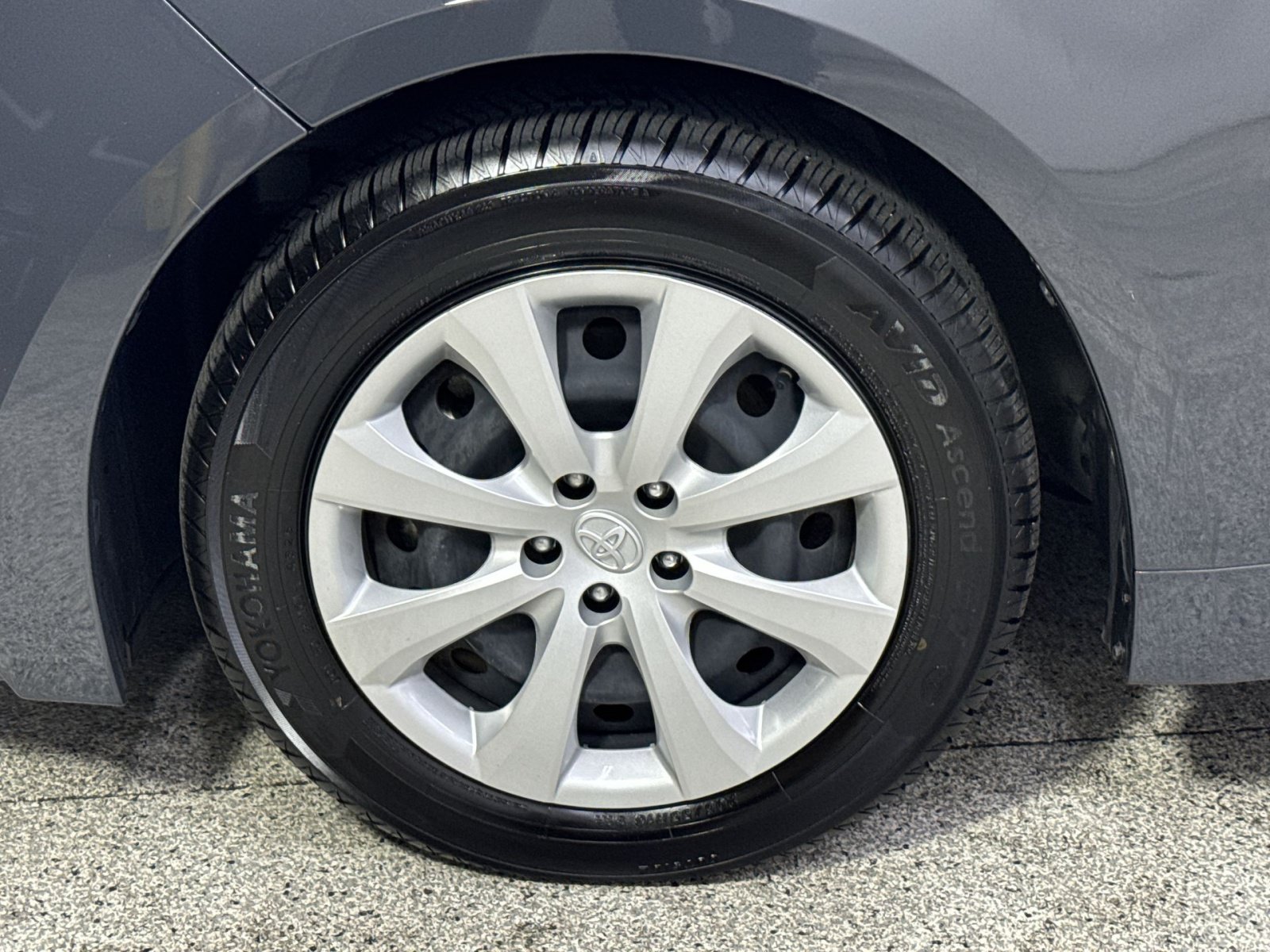 Used 2023 Toyota Corolla LE w/ Carpet Mat Package (TMS) FWD image 24