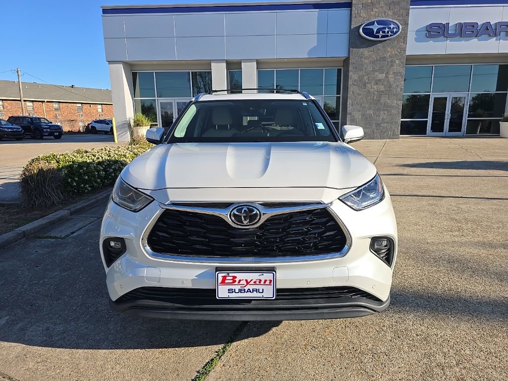 Used 2023 Toyota Highlander Limited image 12
