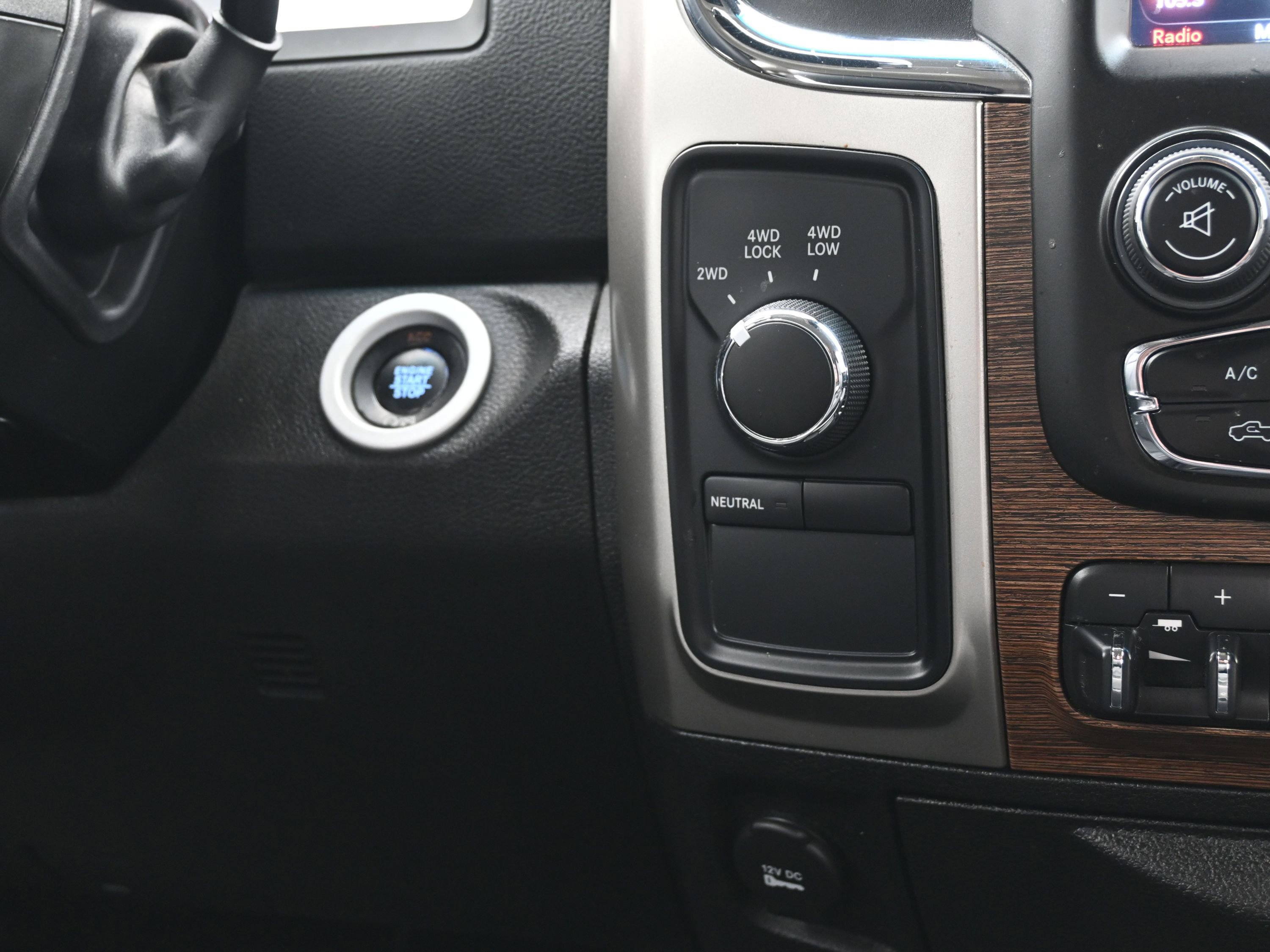 Used 2018 RAM 2500 Laramie w/ Off Road Package AWD/4WD image 36