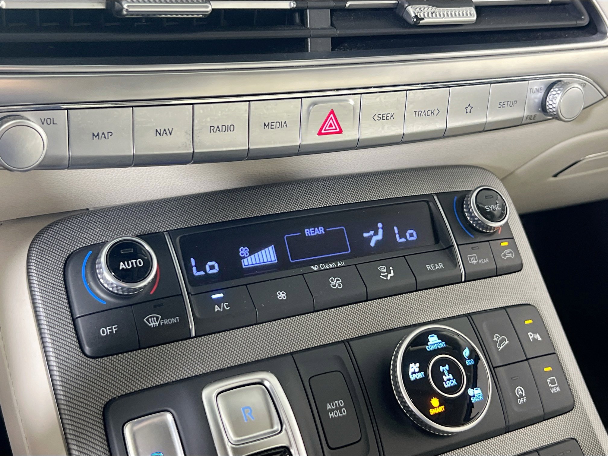 Used 2020 Hyundai Palisade Limited w/ Winter Weather Package image 15