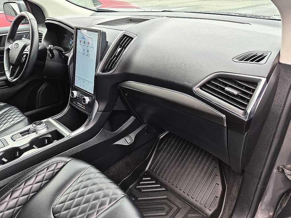 Used 2024 Ford Edge Titanium AWD/4WD image 34
