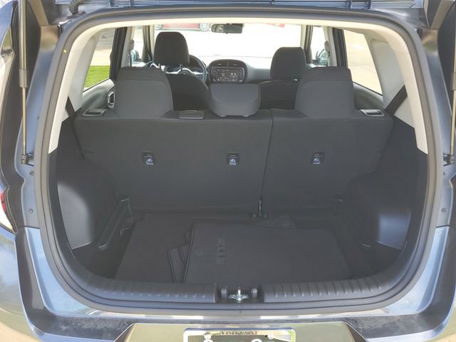 Used 2025 Kia Soul LX FWD image 34