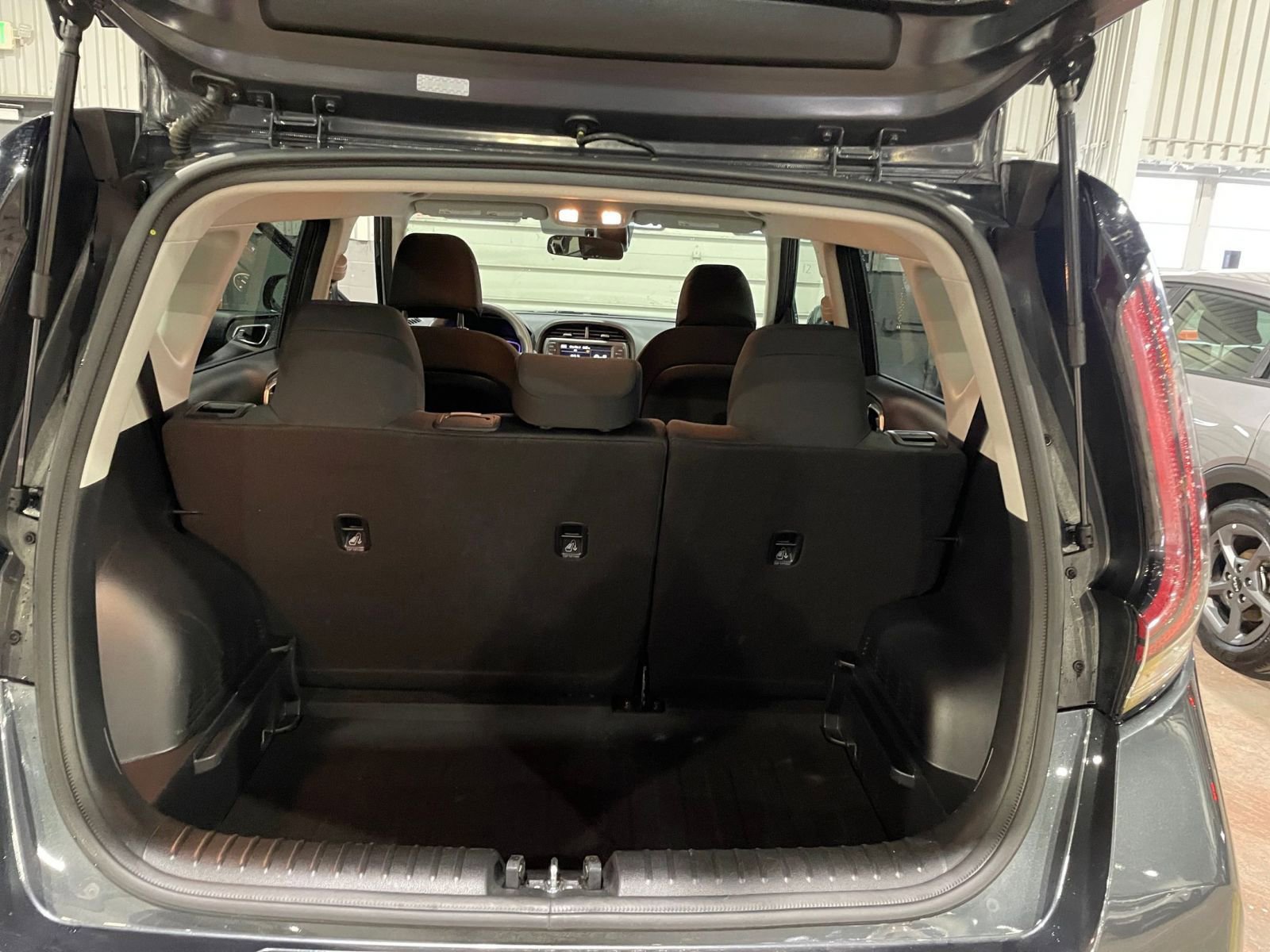 Used 2025 Kia Soul LX w/ LX Technology Package image 29