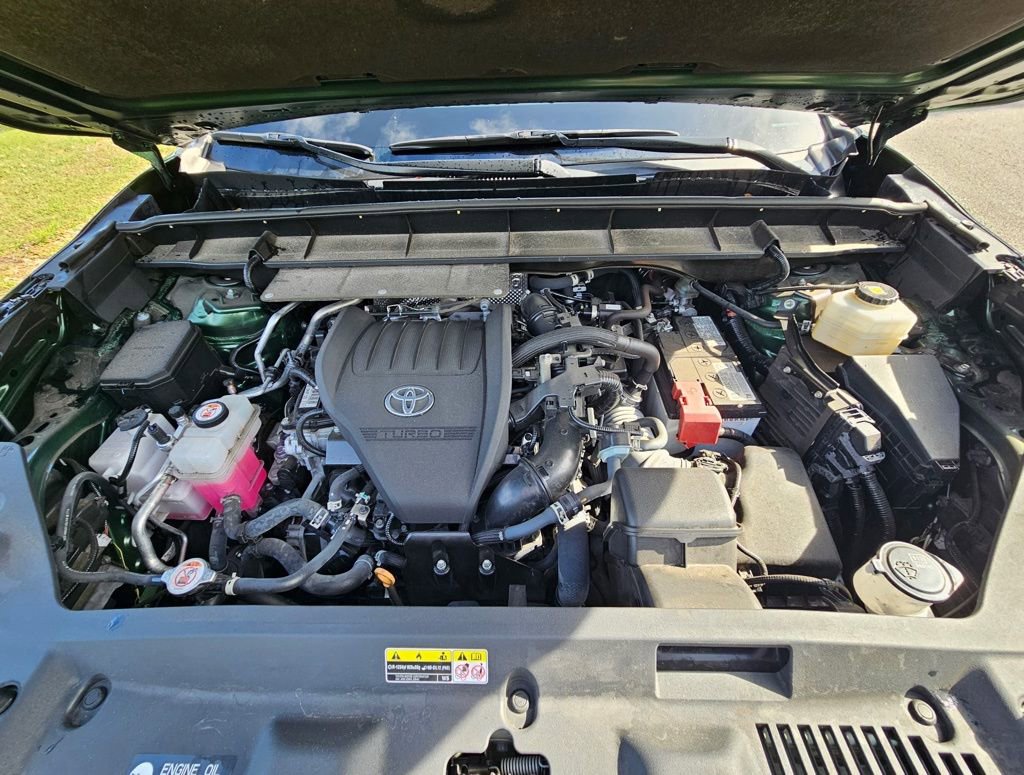 Used 2023 Toyota Highlander XLE image 11