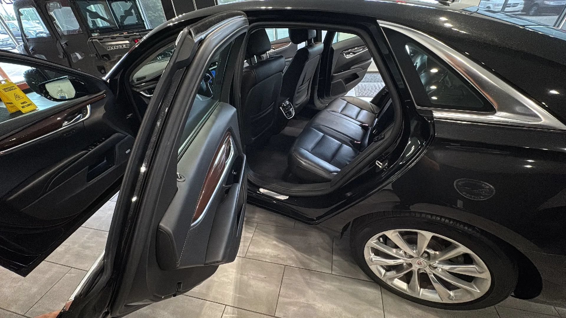 Used 2014 Cadillac XTS Luxury w/ Driver Awareness Package FWD image 28