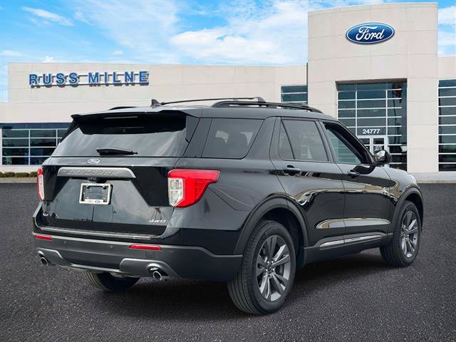 Used 2023 Ford Explorer XLT w/ Equipment Group 202A image 4