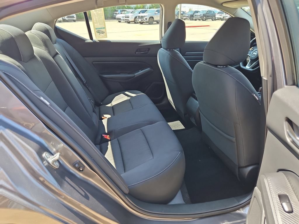 Used 2025 Nissan Altima 2.5 SV FWD image 30
