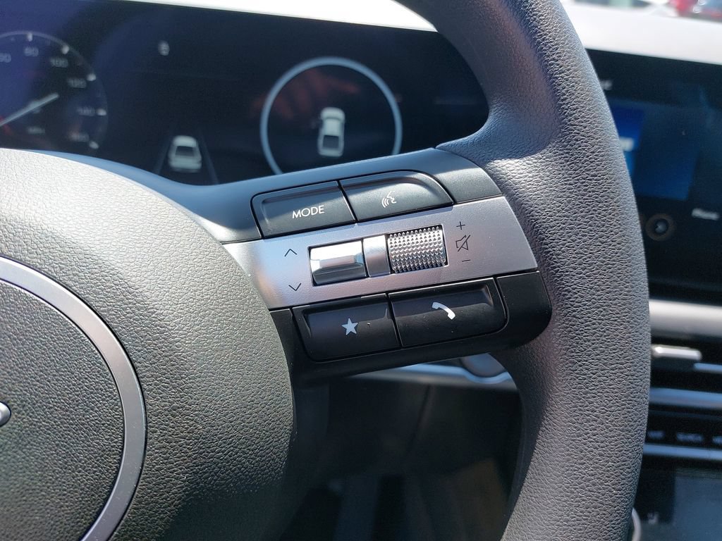 Certified 2025 Hyundai Santa Cruz SEL FWD image 19