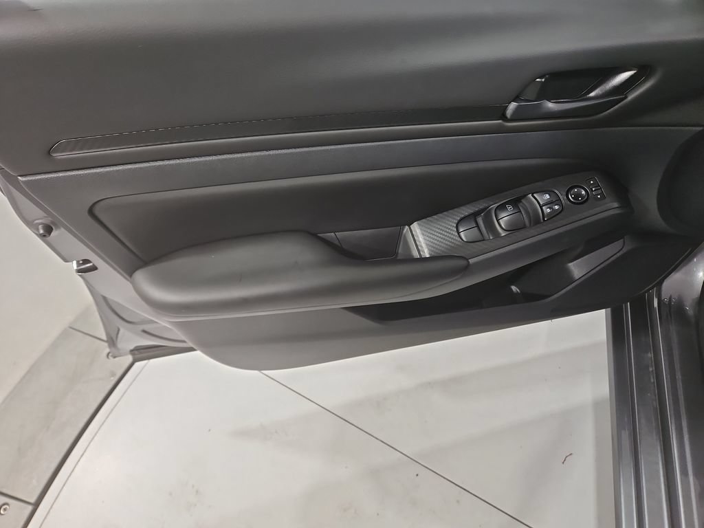Certified 2025 Nissan Altima 2.5 S FWD image 12