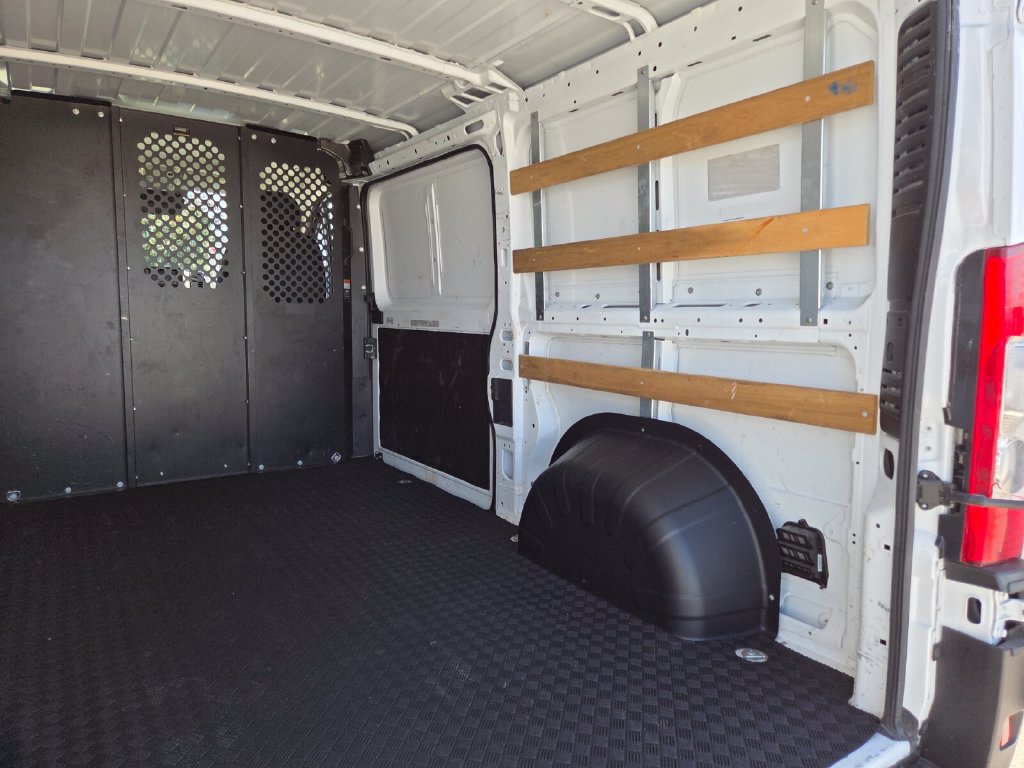 Used 2025 RAM ProMaster 2500 w/ U-Haul Equipment Group FWD image 21