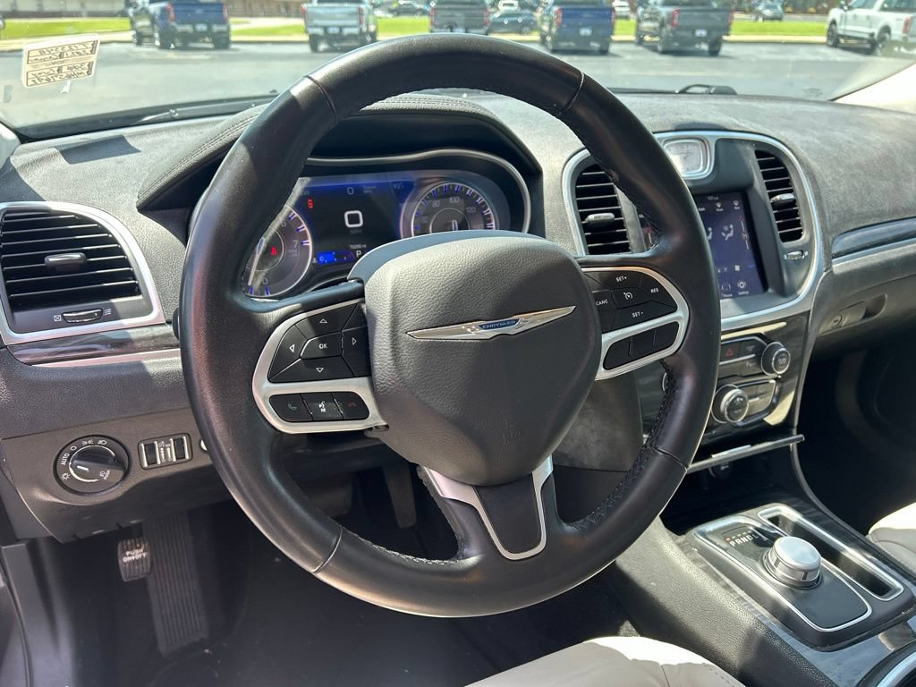 Used 2021 Chrysler 300 Touring L RWD image 12
