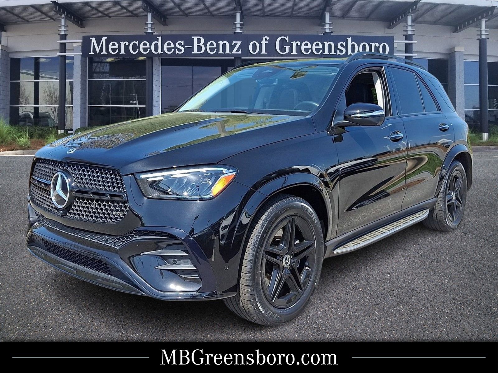 Used 2024 Mercedes-Benz GLE 350 4MATIC w/ AMG Line Exterior image 1