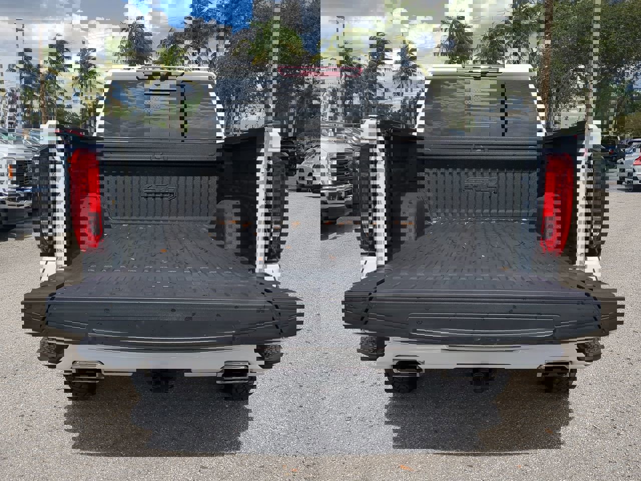 Used 2024 GMC Sierra 1500 AT4 w/ Technology Package image 13