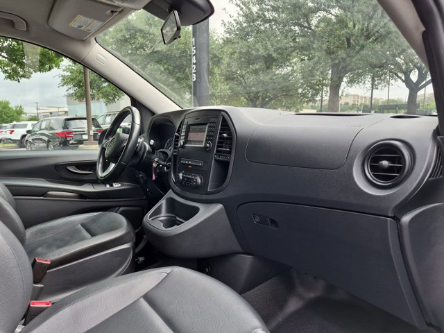 Used 2018 Mercedes-Benz Metris Passenger image 21