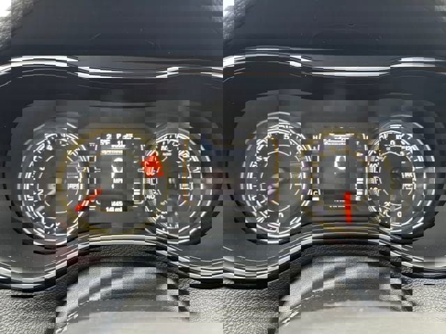 Used 2021 Jeep Cherokee Latitude w/ Mopar Interior Package image 15