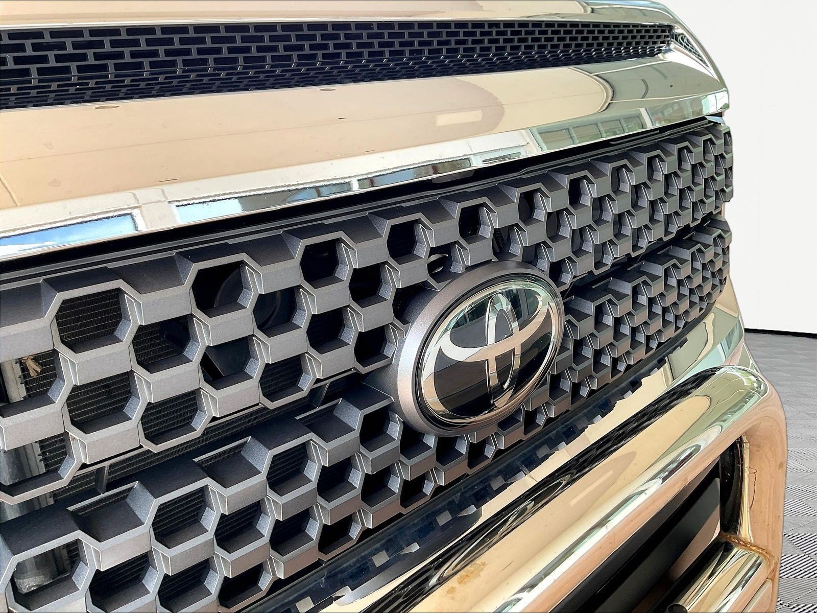 Used 2020 Toyota Tundra SR5 w/ SR5 Upgrade Package AWD/4WD image 32