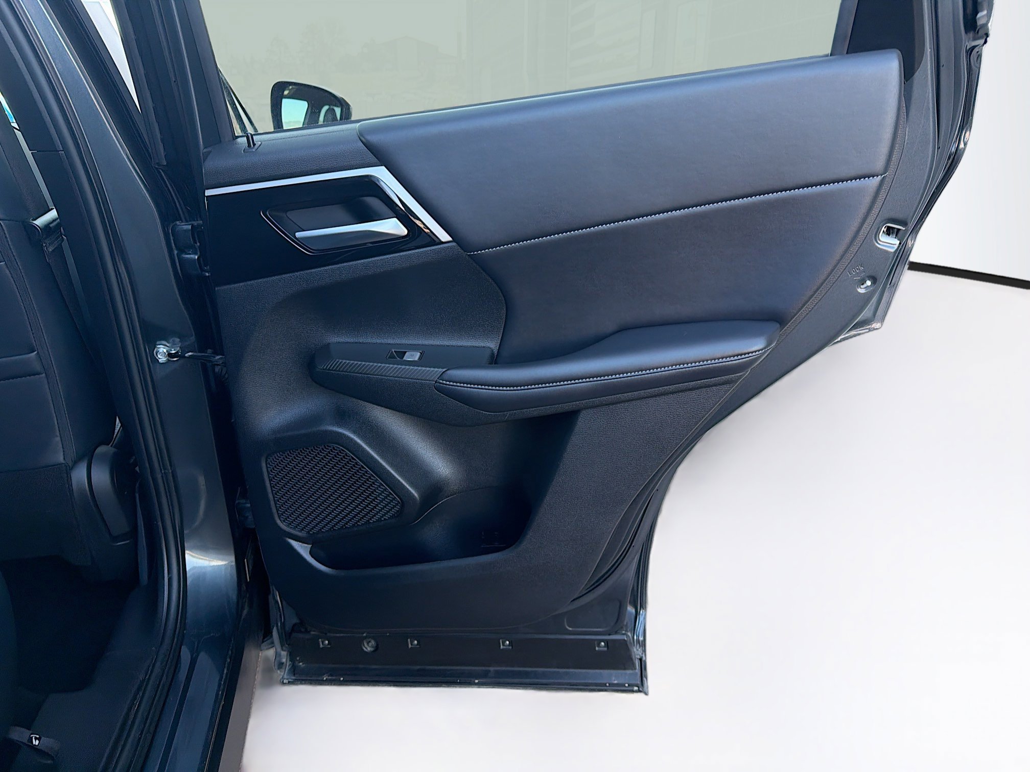 Used 2024 Mitsubishi Outlander SE AWD/4WD image 33