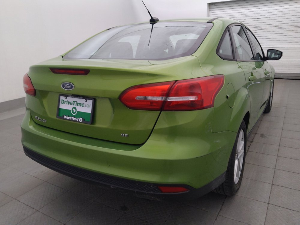 Used 2018 Ford Focus SE w/ Cold Weather Package FWD image 9