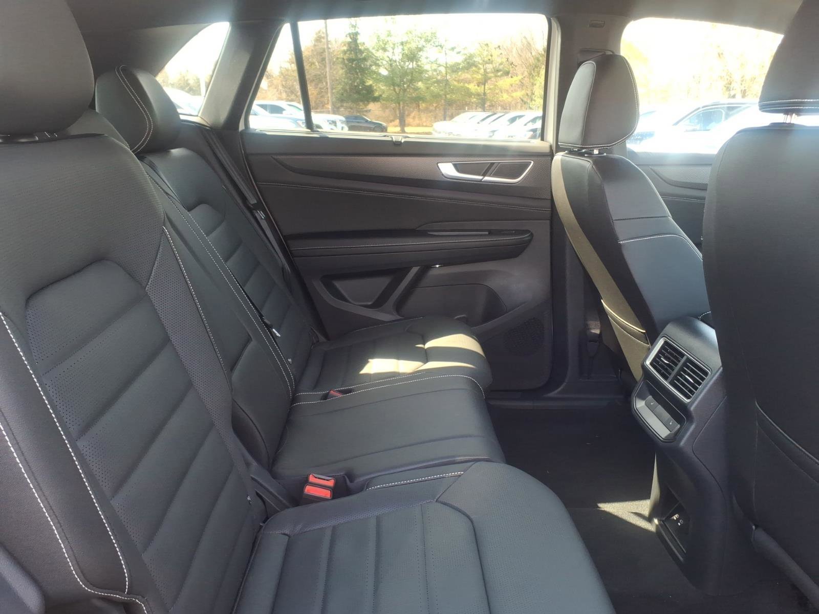New 2026 Volkswagen Atlas Cross Sport SEL R-Line image 7