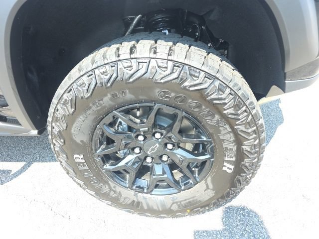 New 2026 Chevrolet Colorado ZR2 w/ Midnight Edition AWD/4WD image 9