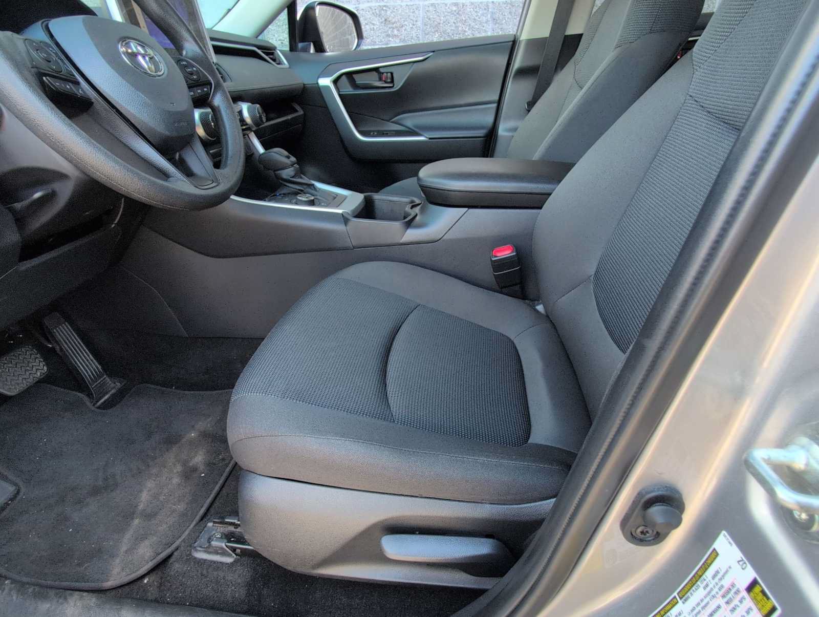 Used 2024 Toyota RAV4 LE AWD/4WD image 16