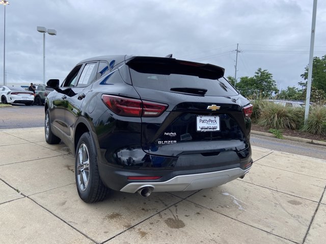 Used 2025 Chevrolet Blazer LT FWD image 9