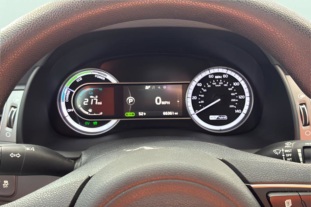 Used 2017 Kia Niro LX image 10