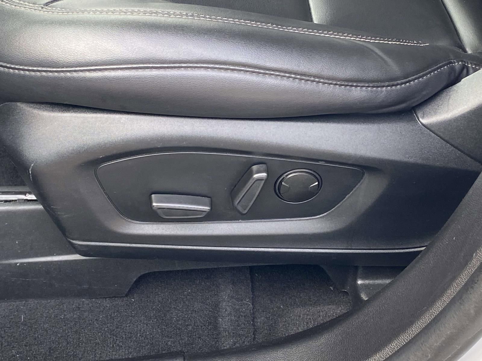 Used 2023 Ford Explorer XLT w/ Equipment Group 202A image 16