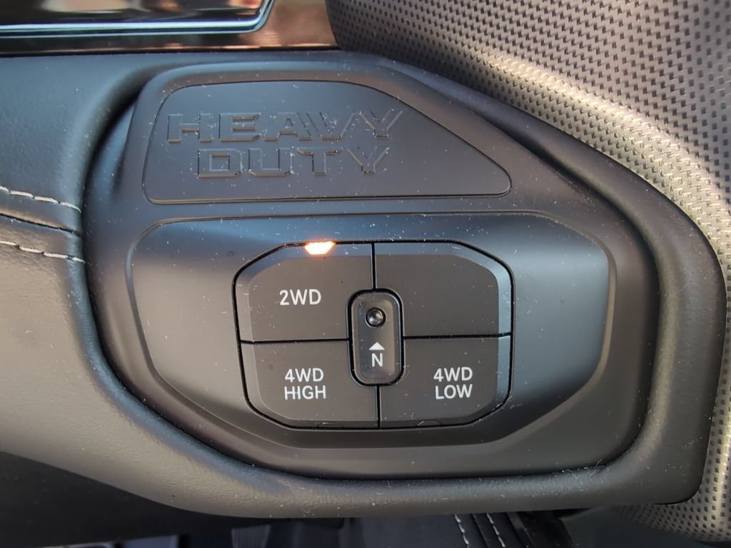 Used 2025 RAM 3500 Limited AWD/4WD image 25