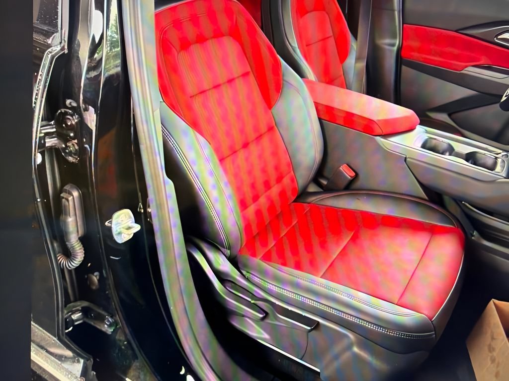 Certified 2025 Chevrolet Equinox EV RS FWD image 7