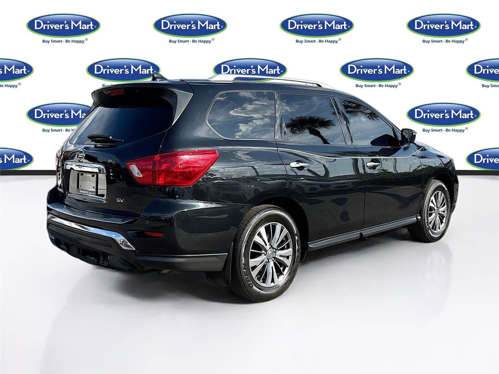 Used 2020 Nissan Pathfinder SV image 8
